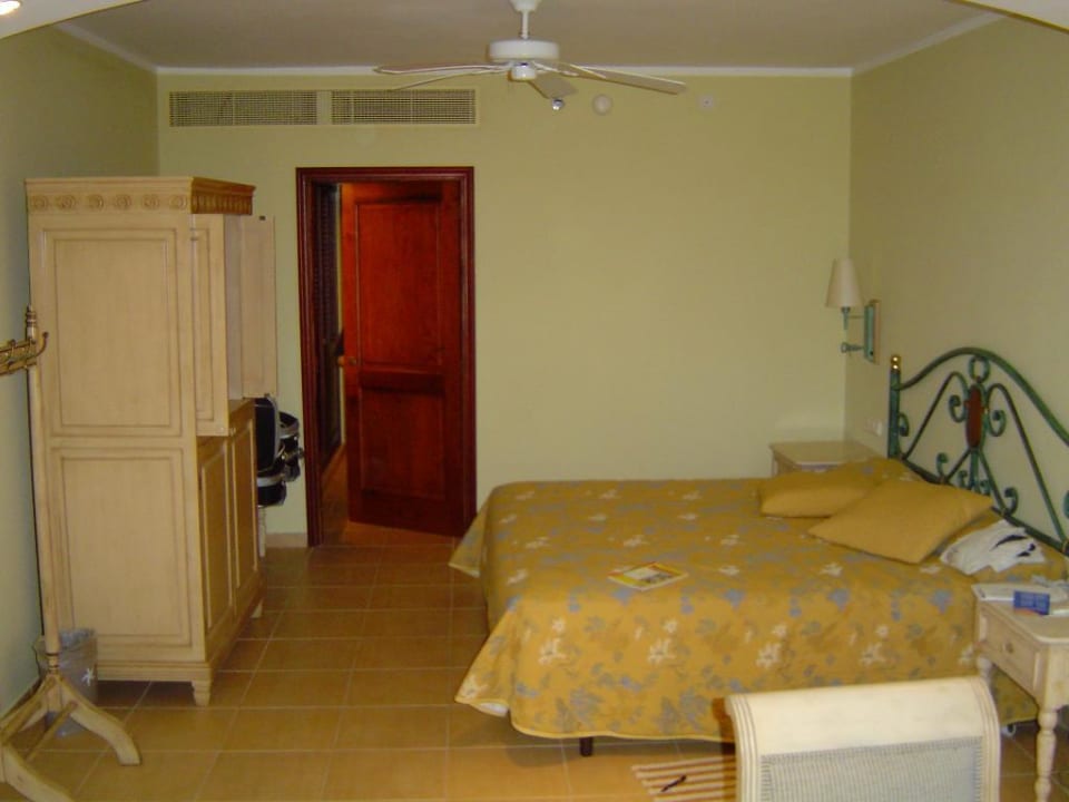 Das Zimmer Iberostar Waves Punta Cana