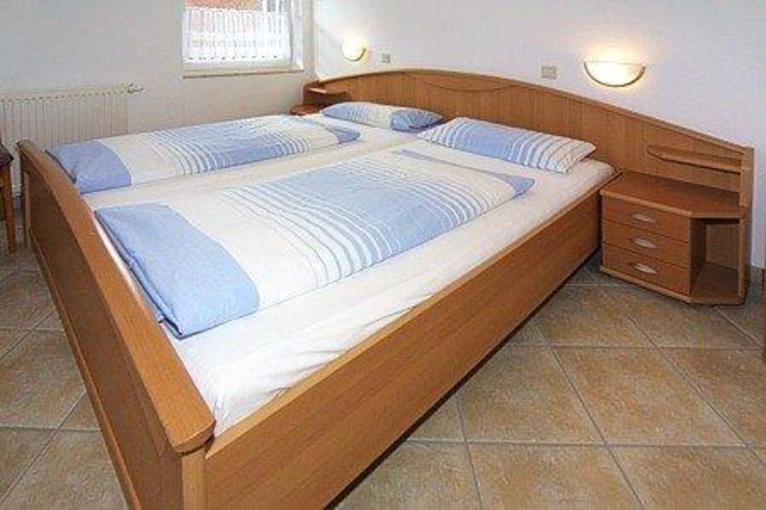 Schlafzimmer 3, Wohnung "unten" Haus Theresa