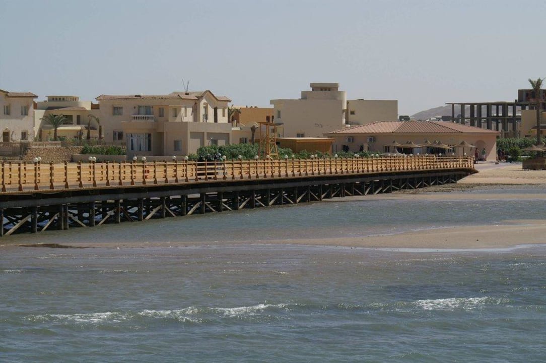 Steg zum Hausriff Cleopatra Luxury Resort Makadi Bay