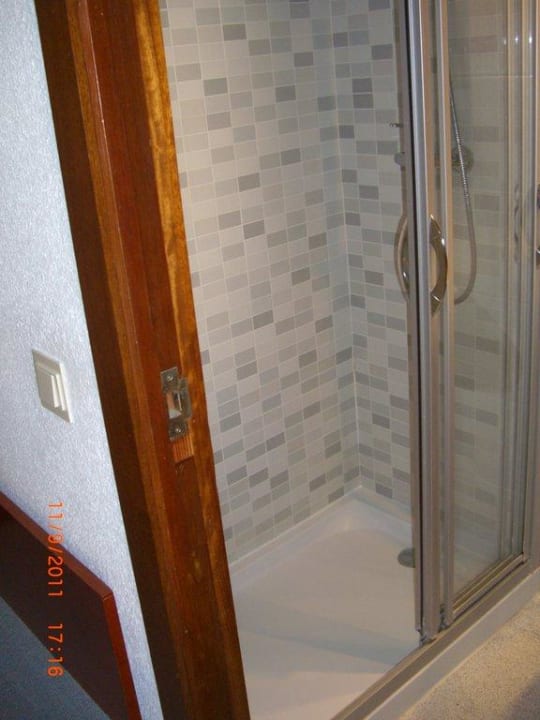 Dusche BQ Apolo Hotel