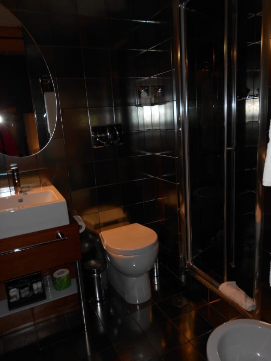 Bad - sauber und modern Hotel Metropolis