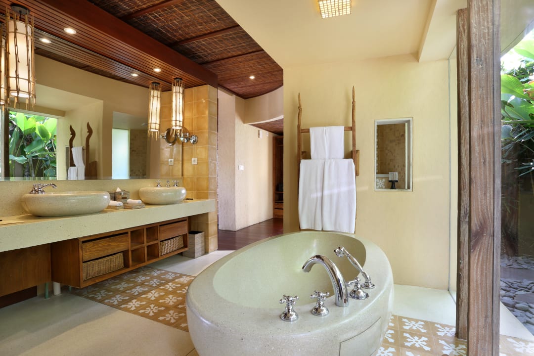 Bathroom WakaGangga Resort