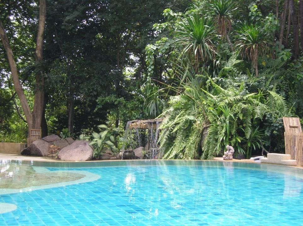 Blick zum Schwimmingpool The Fair House Beach Resort