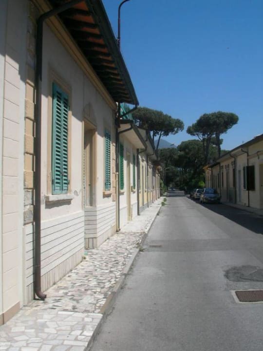 Ruhige Straße zum Hotel Hotel Venezia Marina di Pietrasanta