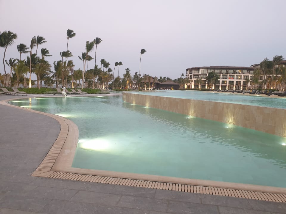 Pool Lopesan Costa Bávaro Resort, Spa & Casino