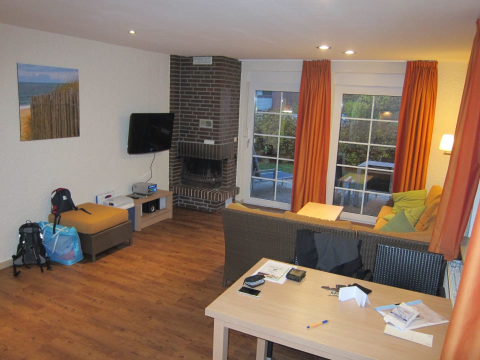 Wohn- Essbereich im Apartment Center Parcs Park Nordseeküste