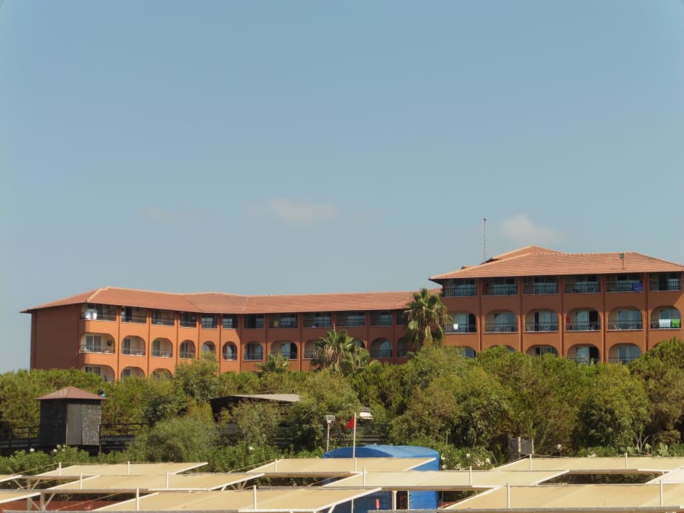 Das Haupthaus Club Turtas Beach Hotel