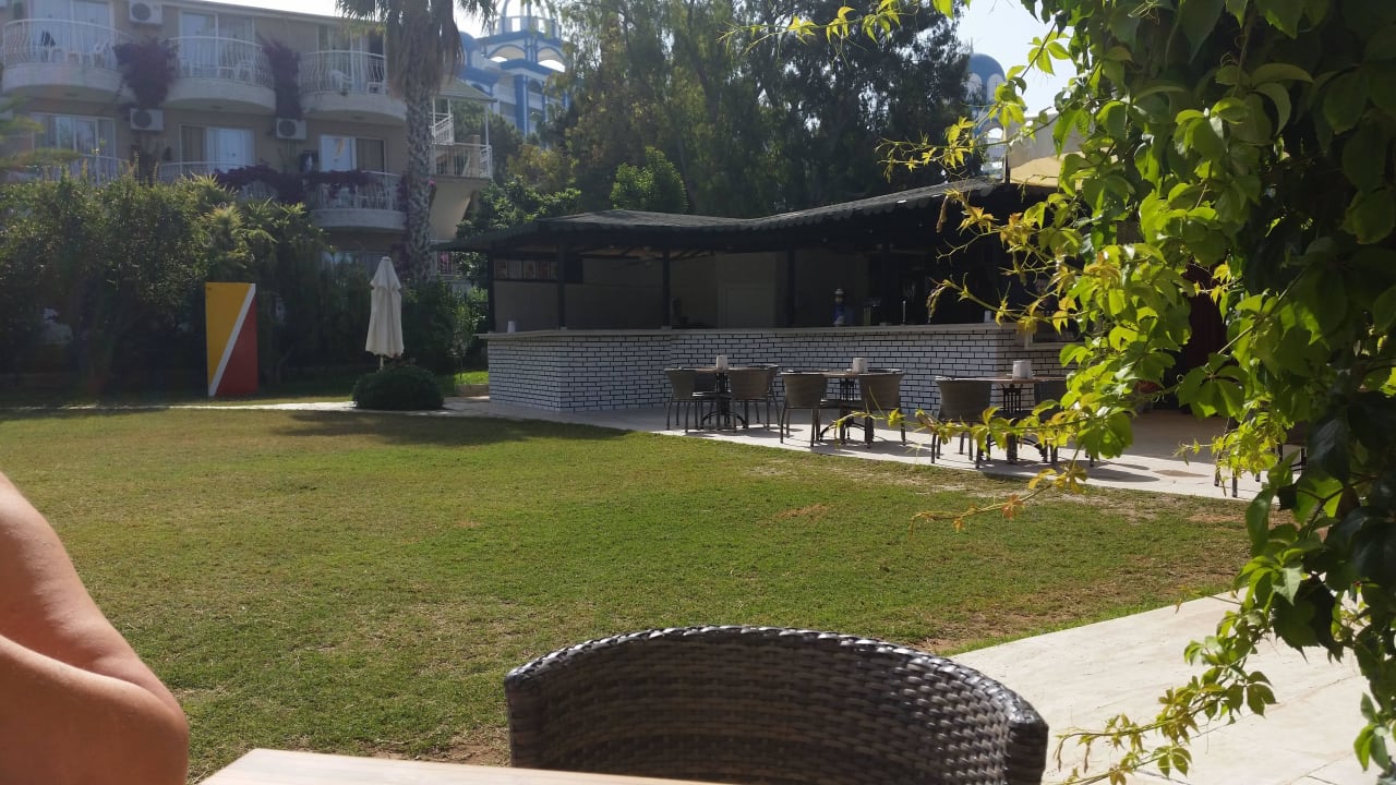 Garten mit Beach Bar  Incekum Su Hotel
