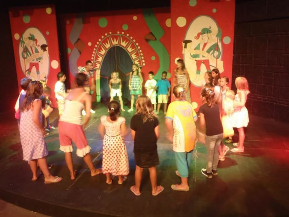 Animatie, krijgt alle kindertjes op het podium Club Side Coast