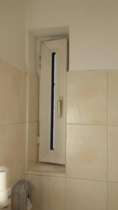 Badfenster Hotel Lumen am Hauptbahnhof