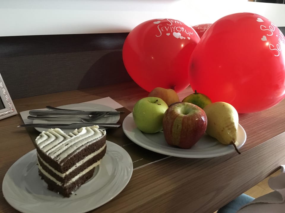 Service im Zimmer ohne Aufforderung ! Saturn Palace Resort Hotel