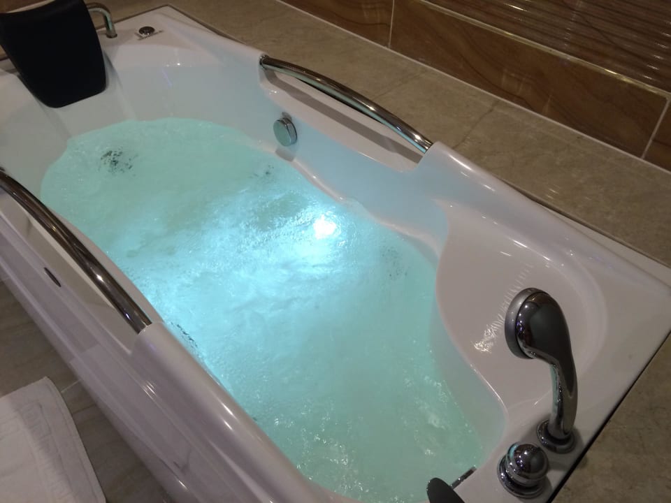 Whirlpool Suite Pickalbatros White Beach Resort - Hurghada