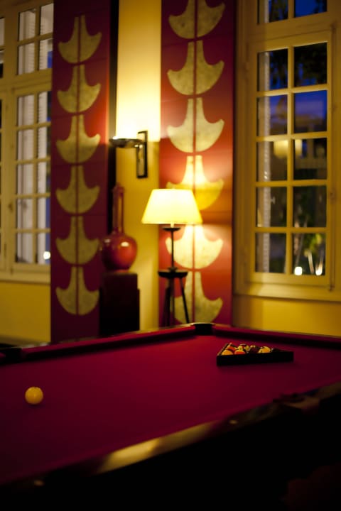Billard Area Azerai La Residence, Hue