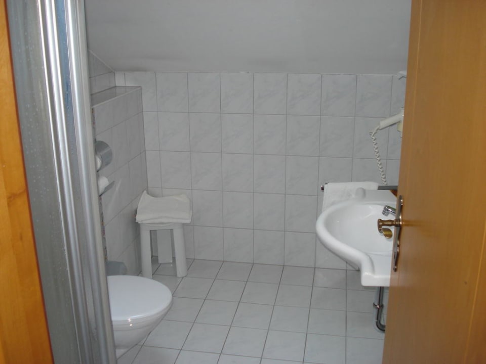 Schönes, helles, sauberes Badezimmer Hotel Dollinger