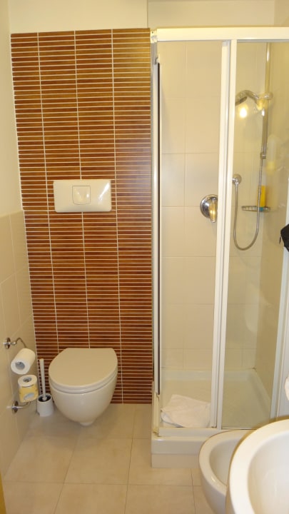 Badezimmer / Dusche Hotel Sisto V
