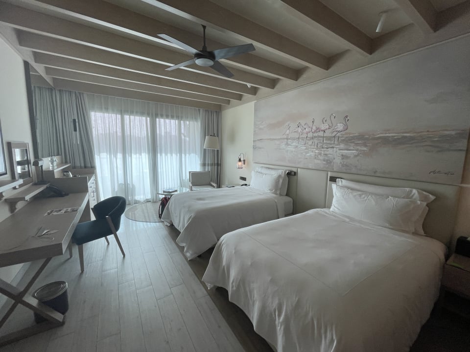 Zimmer Saadiyat Rotana Resort &  Villas