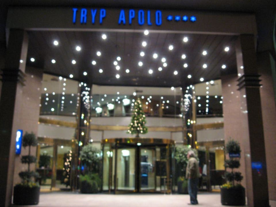 Tryp Apolo bei Nacht INNSiDE by Meliá Barcelona Apolo
