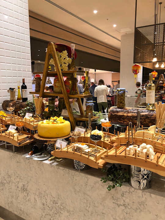 Gastro Acanthus Cennet Barut Collection