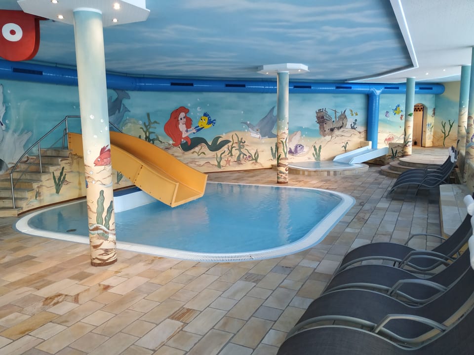 Pool MY  AVA  All In Family Hotel