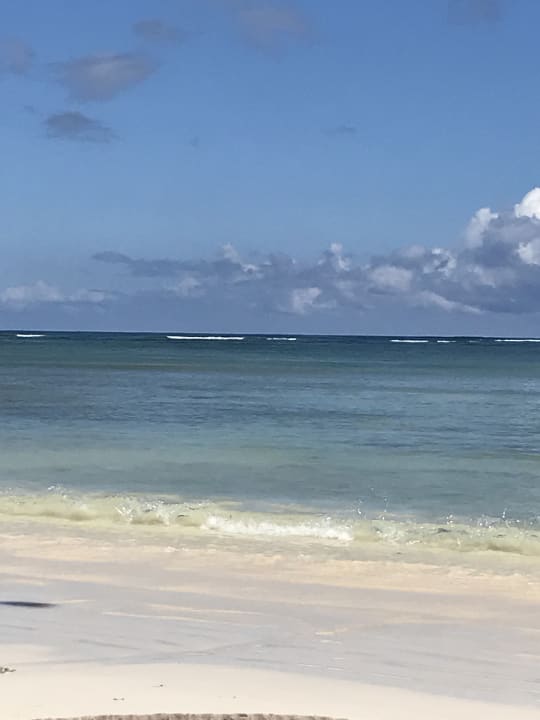 Strand Wyndham Alltra Samana