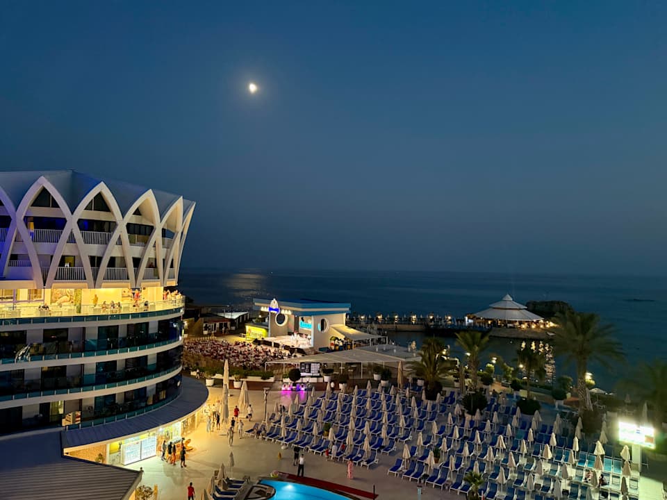 Außenansicht Granada Luxury Okurcalar