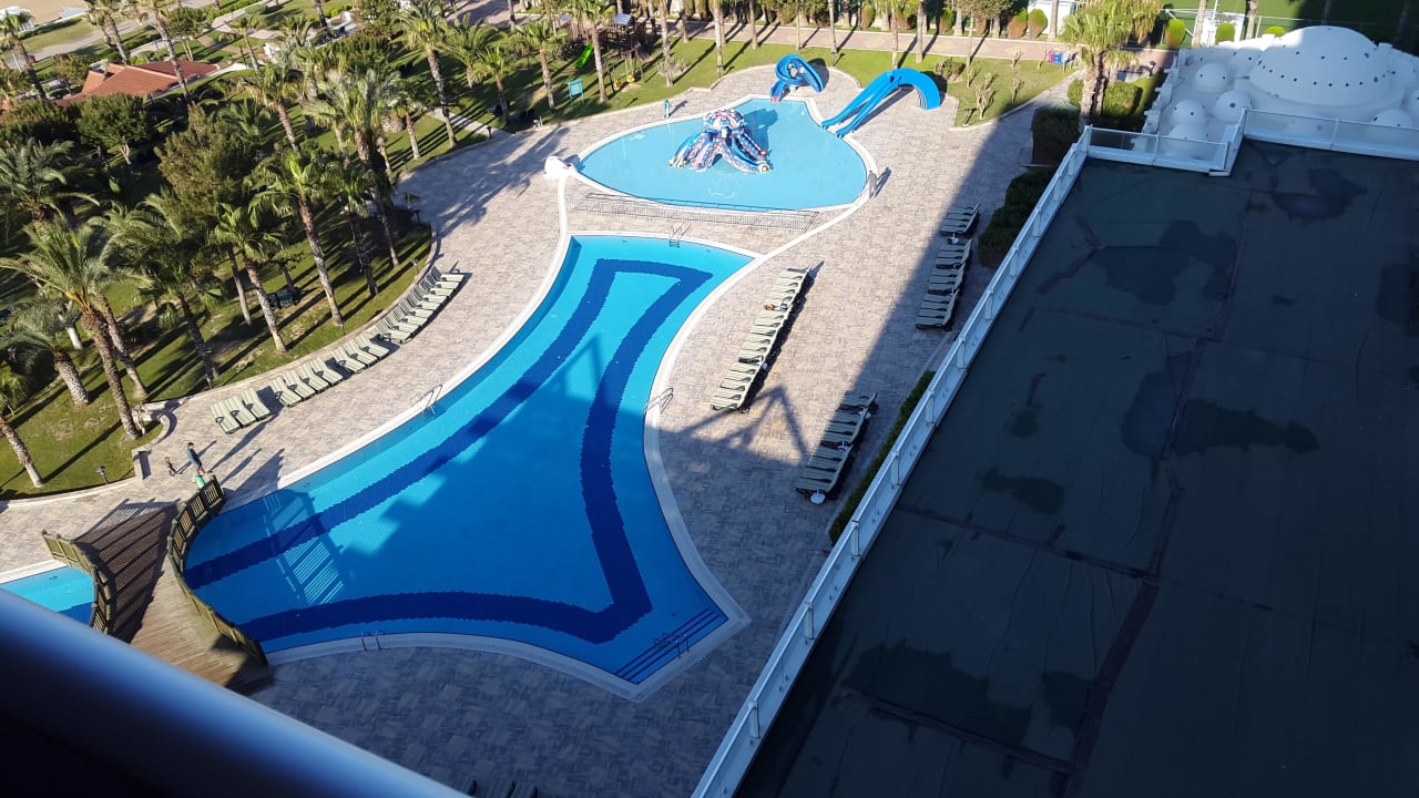 Blick auf Pool  Kamelya Collection Selin Hotel