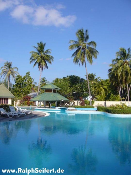 Pool Anlage Equator Village Resort