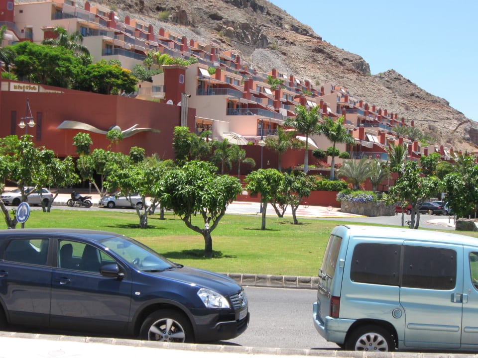 Treppenartig angelegte Appartement-Anlage Apartamentos Cordial Mogán Valle