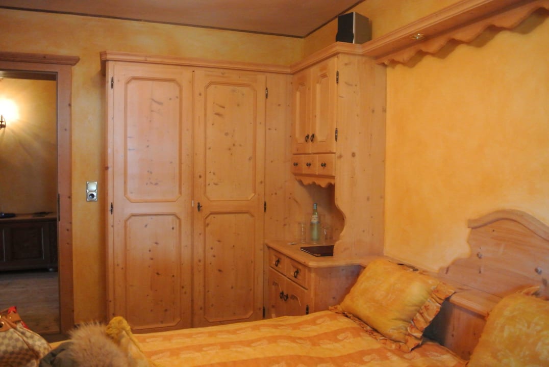 Schrank Berghotel Sonnenbichl