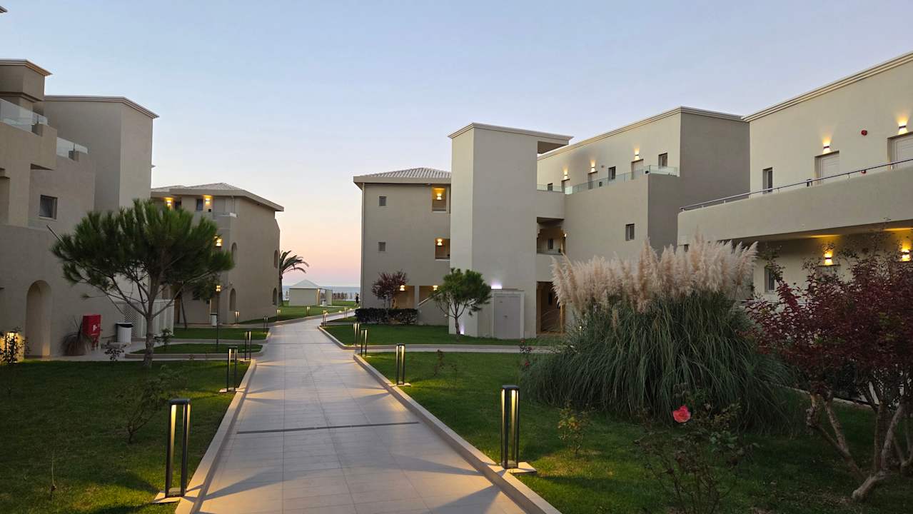 Gartenanlage Vantaris Luxury Beach Resort