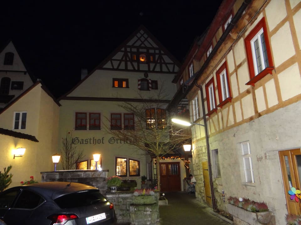 Parking Hotel Gasthof Goldener Greifen