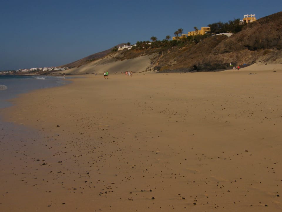 Blick vom Strand zum Hotel SBH Club Paraiso Playa