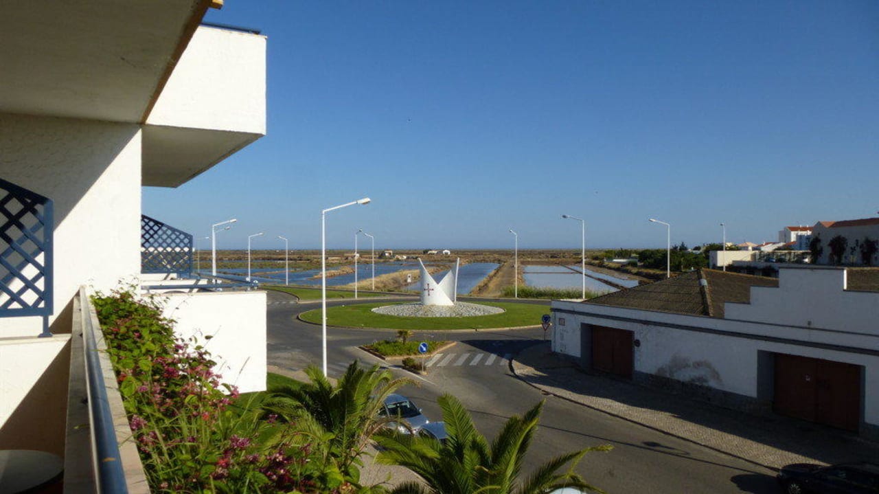 Ausblick von Zimmer 2091 auf die Salzlagune und de Vila Gale Tavira