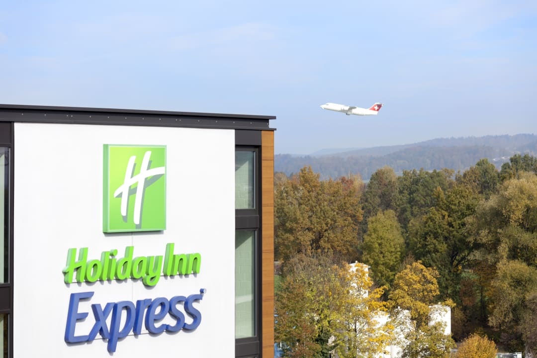 Ausblick Holiday Inn Express Zürich - Airport