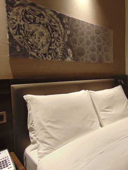 Zimmer Hampton By Hilton Dubai Airport