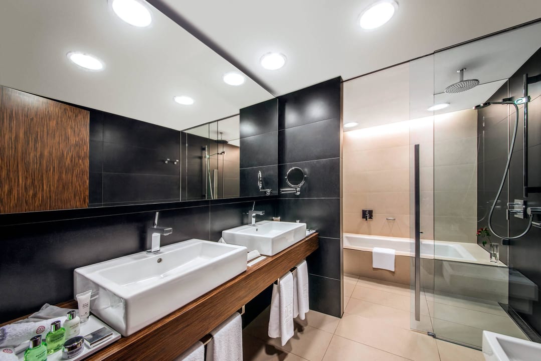 Bathroom NH Collection Olomouc Congress