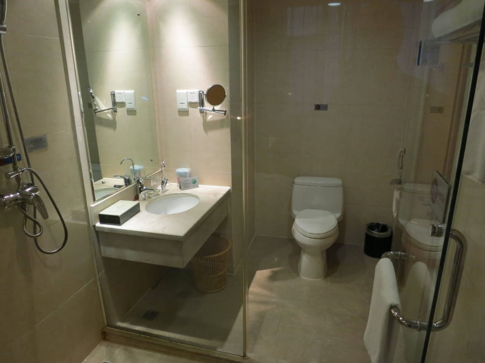 Badzimmer Hotel The Center