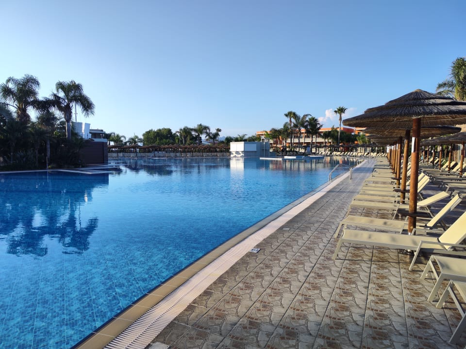 Pool Blue Lagoon Resort