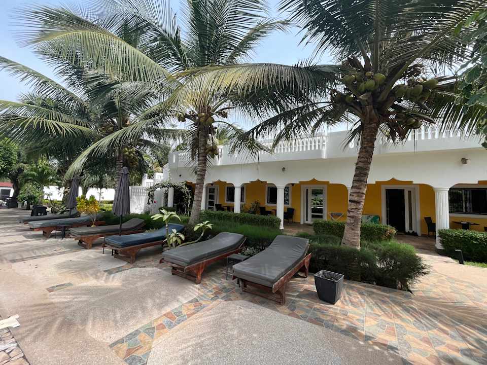 Gartenanlage Dulaa Deema Residence Brufut Heights