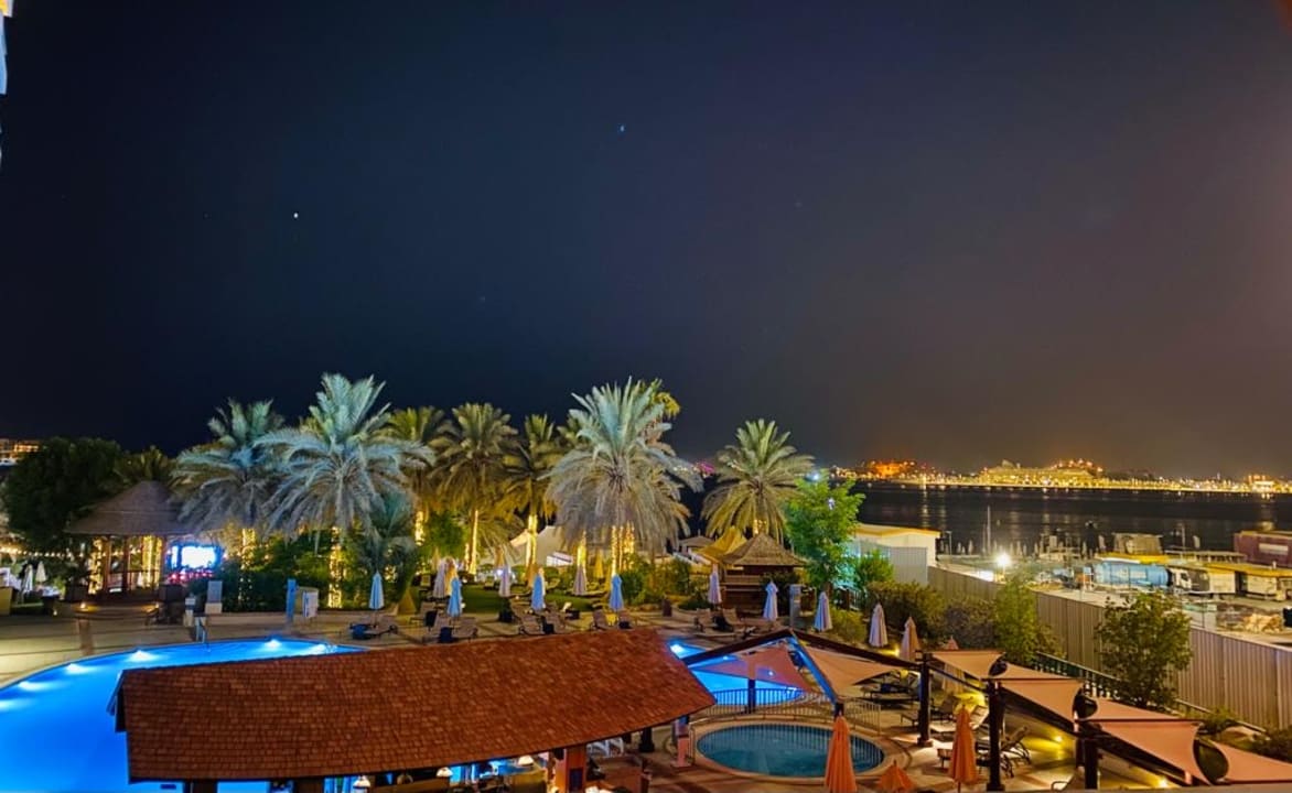 Pool Hilton Dubai Jumeirah