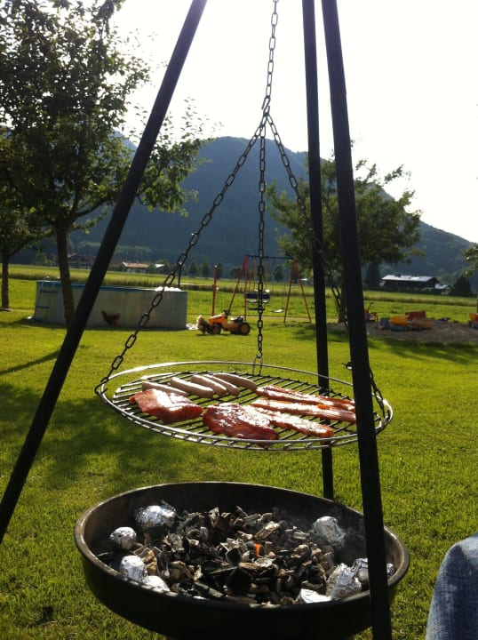 &quot;Grillen mit Blick auf die Berge&quot; Bio-Bauernhof Zacherlhof (Grassau