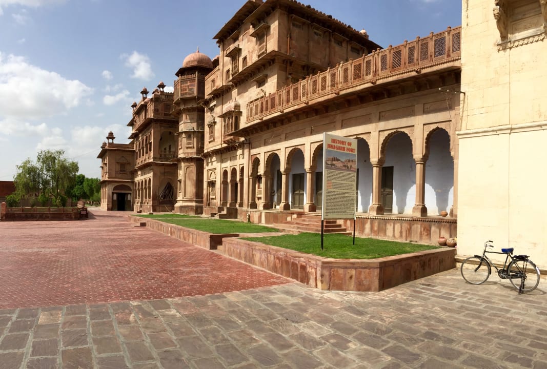 Außenansicht Hotel Laxmi Niwas Palace