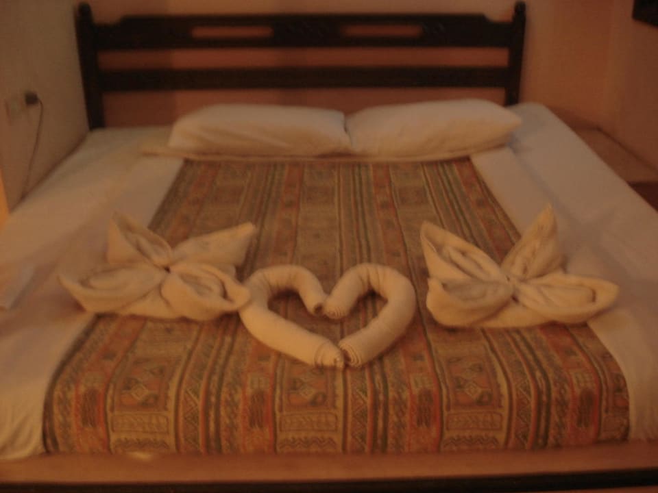 Ścielenie łóżka Hotel Amar Sina