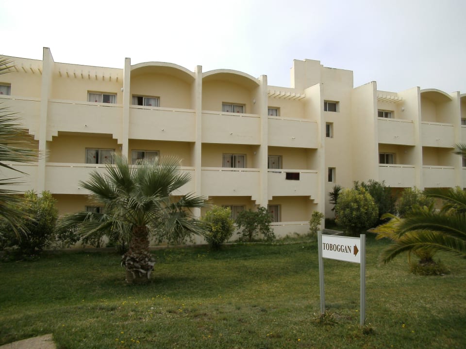 Eines der Häuser Omar Khayam Resort & Aquapark