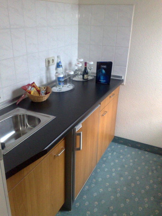 Kleine Teeküche ohne Wasserkocher ACHAT Hotel Schwarzheide Lausitz
