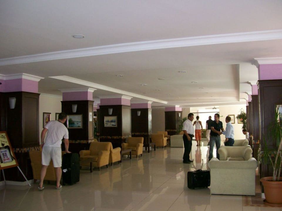 Empfangshalle Club Turtas Beach Hotel