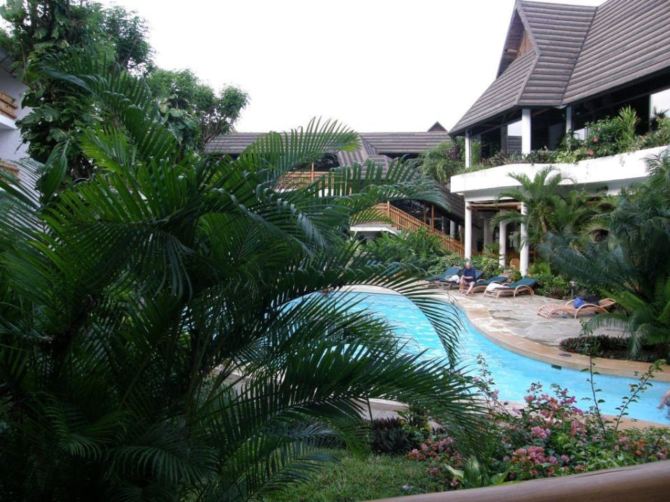 Pool Hotel Traveller's Club