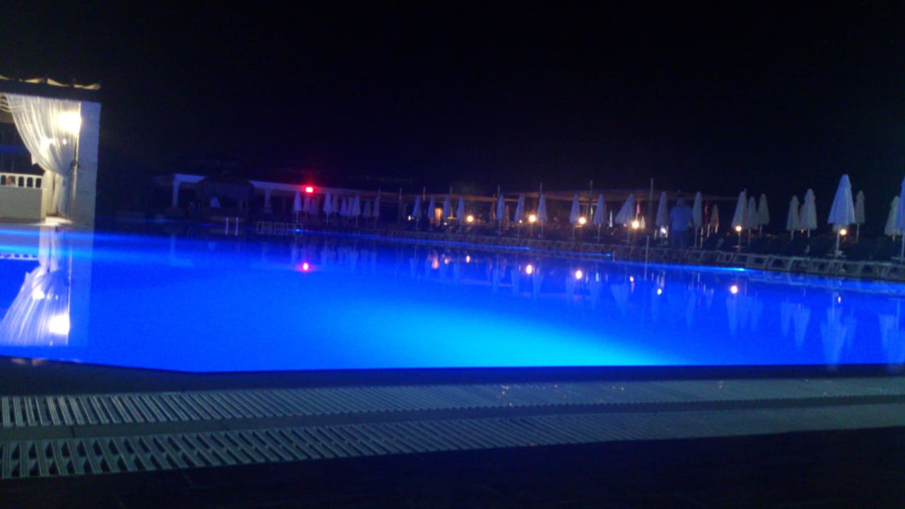 Der Große Pool Hotel Club Nena