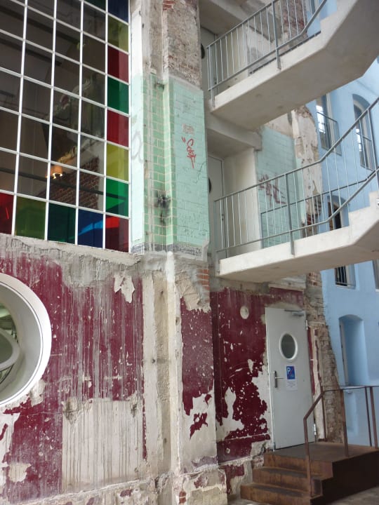 Eingangsbereich... Factory Hotel