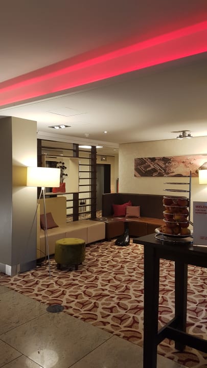 Lobby Leonardo Hotel Hannover Airport